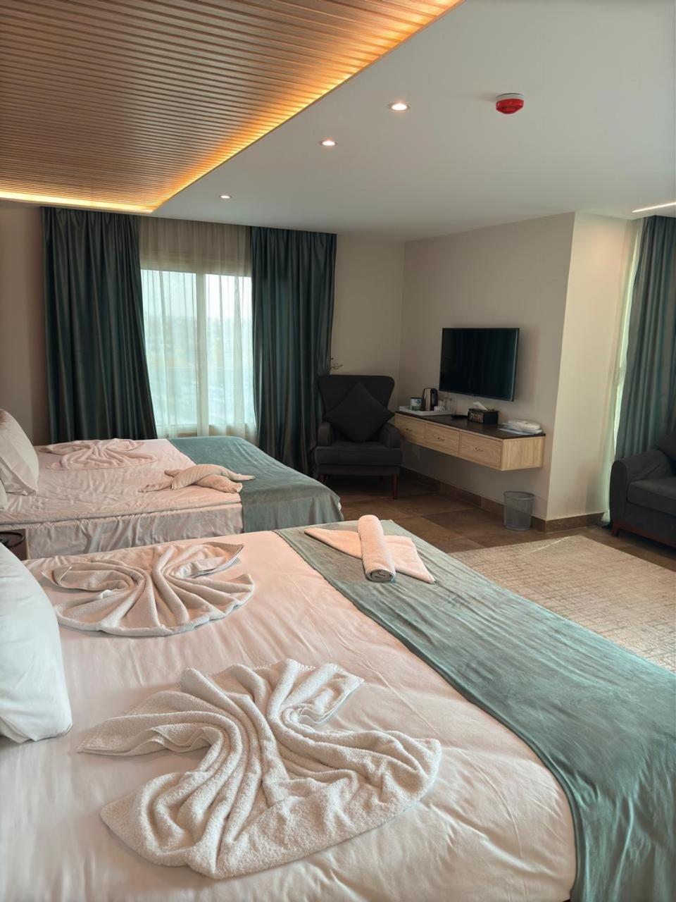 Blue Pyramids Eyes Hotel 3* Al Kawm al Akhdar