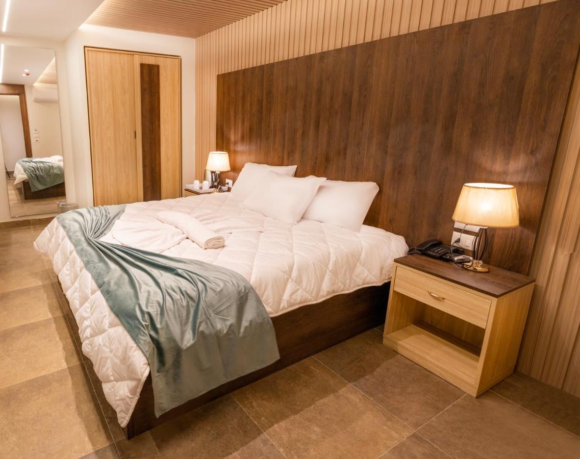 Blue Pyramids Eyes Hotel 3*