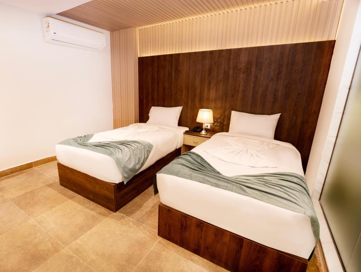 Blue Pyramids Eyes Hotel 3* Al Kawm al Akhdar