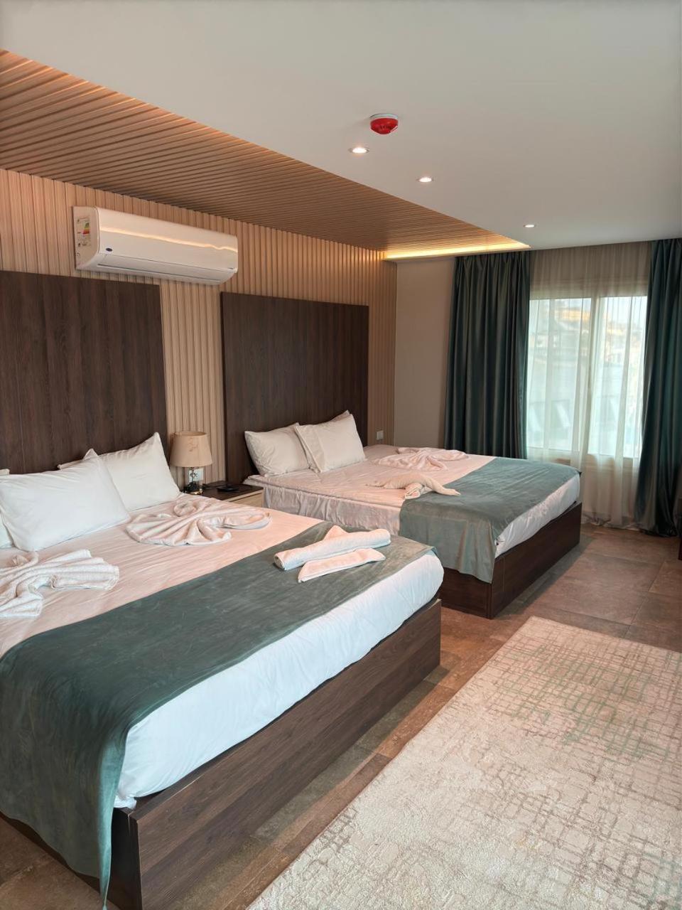 Blue Pyramids Eyes Hotel Отель